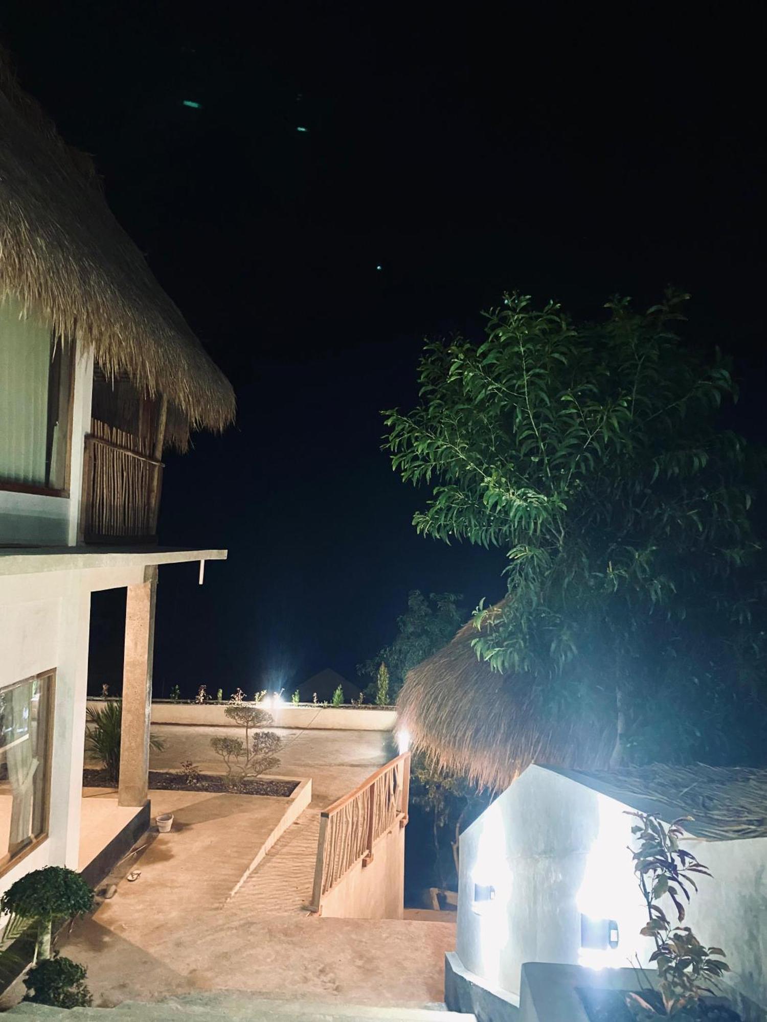 Sky Mountain Views Hotel Kuta  Exterior photo
