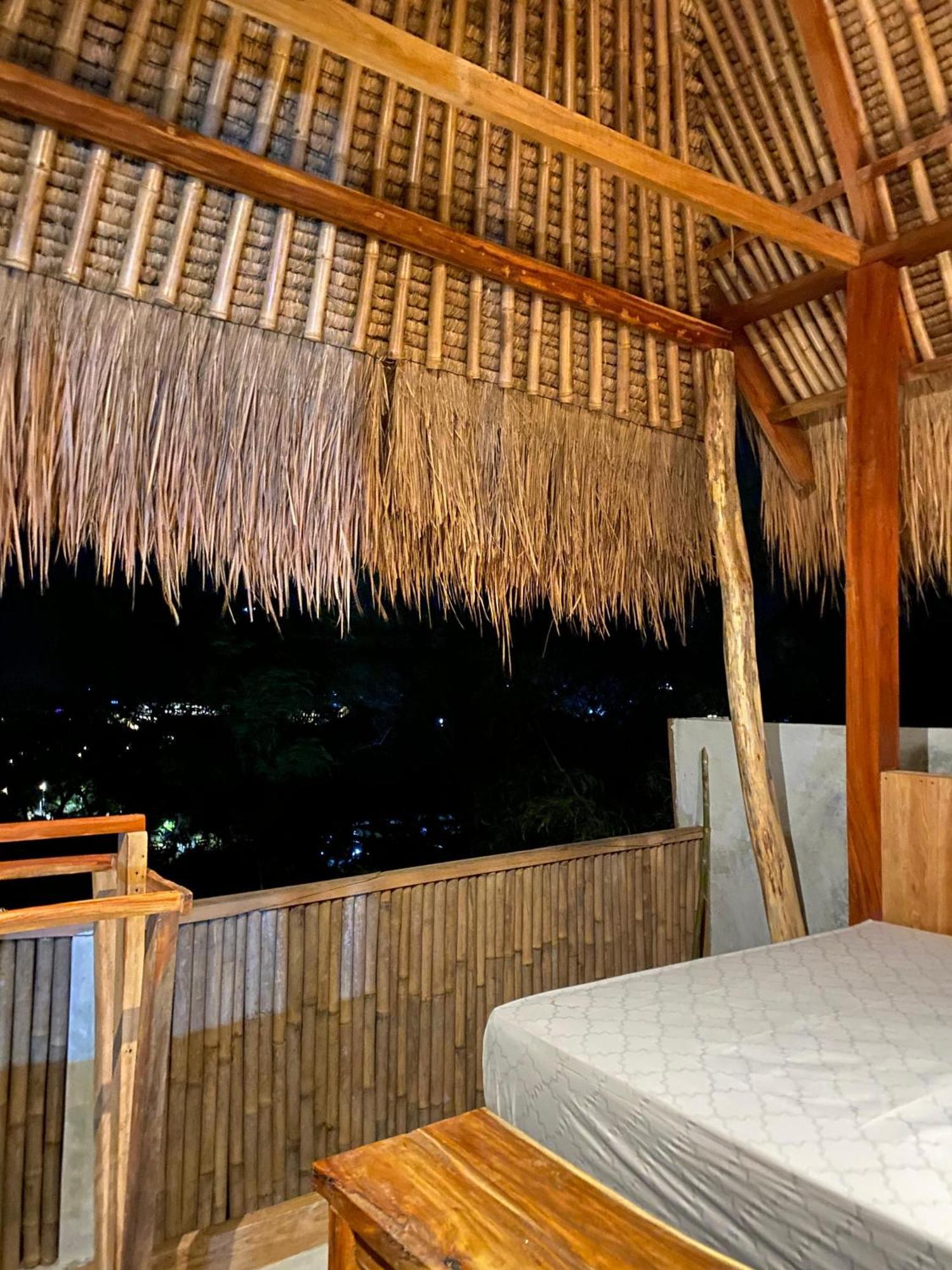 Sky Mountain Views Hotel Kuta  Exterior photo